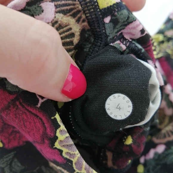 Lululemon Wunder Under High Rise 21" Crop Leggings Floral Fluorolace Multi 4 - Picture 12 of 15